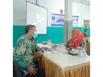FOTO WAWANCARA DENGAN GURU