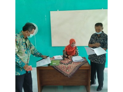 FOTO KEGIATAN VISITASI SARANA LABORATURIUM SEKOLAH2